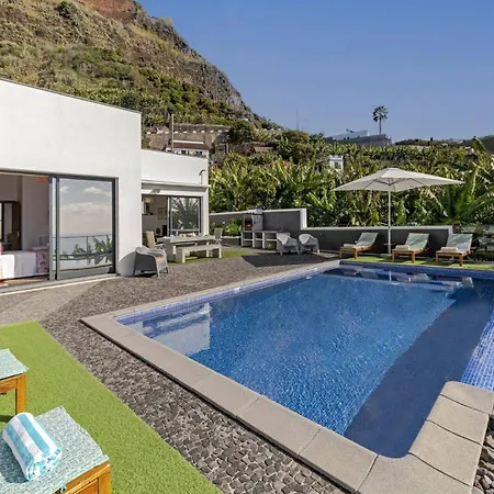 Graycis House By * Arco da Calheta (Madeira)